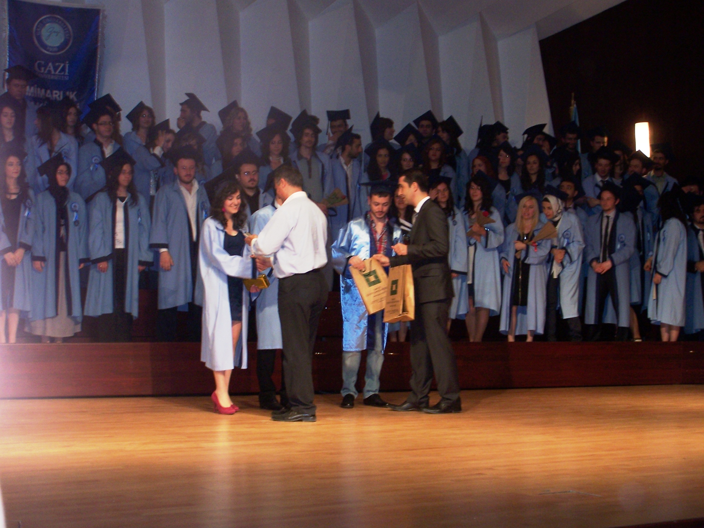 ŞUBEMİZ MEZUNİYET TÖRENLERİNDE YENİ ŞEHİR PLANCILARININ YANINDAYDI