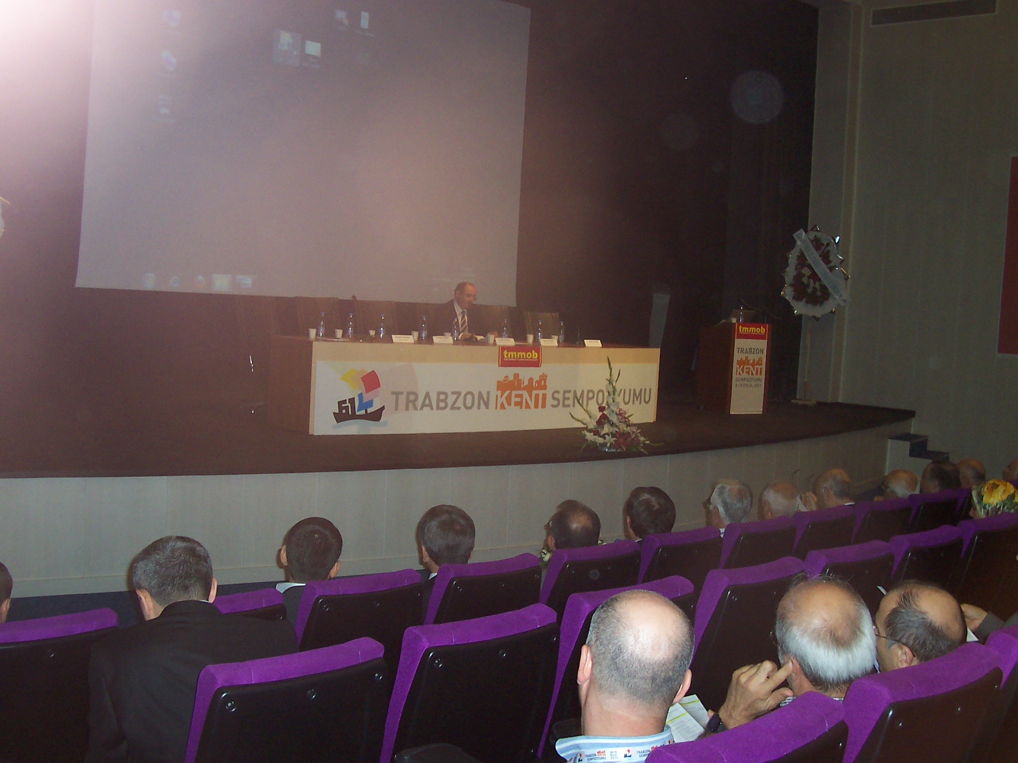 TRABZON KENT SEMPOZYUMU I. OTURUMU, ŞUBE II. BAŞKANIMIZ KADİR GÜNAY TARAFINDAN GERÇEKLEŞTİRİLDİ
