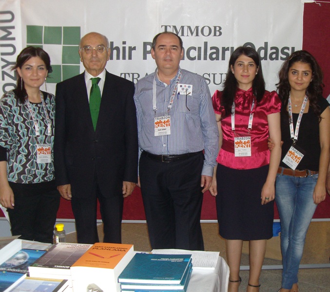 TRABZON KENT SEMPOZYUMU’NDAKİ STANDIMIZI SAYIN RUŞEN KELEŞ ZİYARET ETTİ 