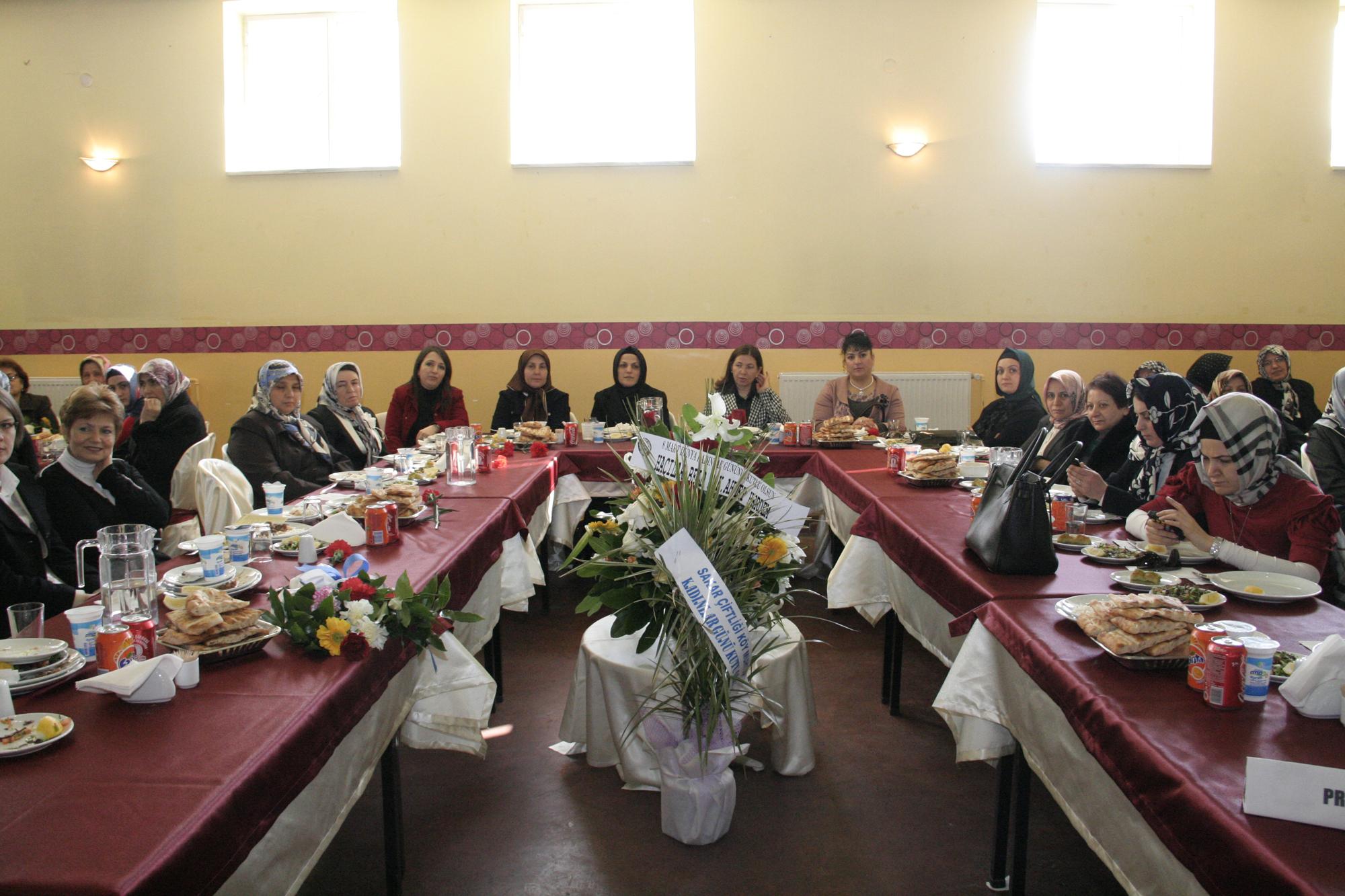 HACILAR KAYMAKAMLIĞI VE HASÇELİK A.Ş.’NİN KATKILARIYLA DÜZENLENEN 8 MART DÜNYA KADINLAR GÜNÜ PROGRAMINA KATILDIK