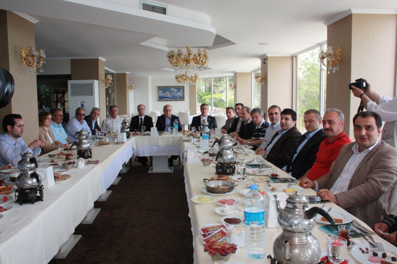 KTÜ REKTÖR ADAYI PROF. DR. SÜLEYMAN BAYKAL İLE TMMOB BİLEŞENLERİ OLARAK KAHVALTIDA BİR ARAYA GELDİK