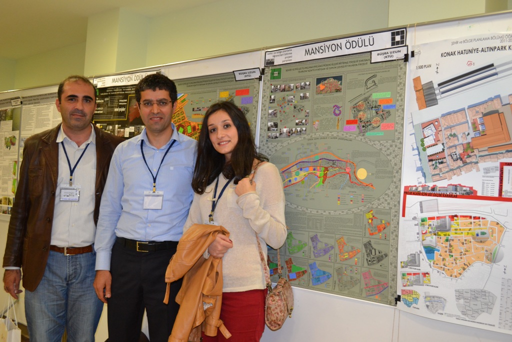 DÜNYA ŞEHİRCİLİK GÜNÜNDE BİTİRME PROJE YARIŞMA SERGİSİNDEYDİK