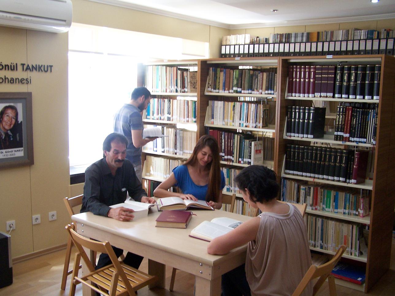 KÜTÜPHANEMİZİN ARŞİVİ WEB SİTEMİZDE YAYINLANDI