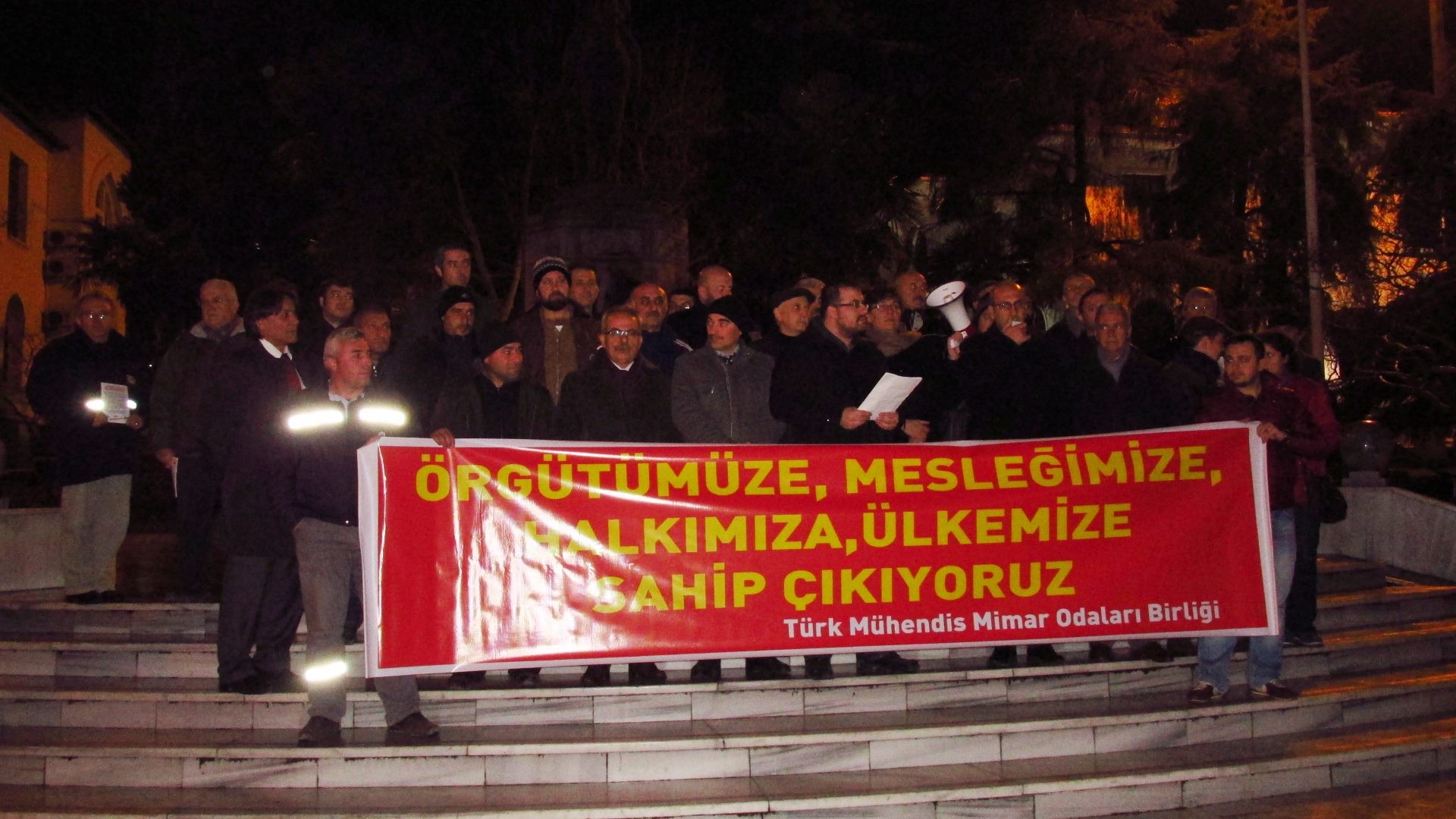 TMMOB 15 OCAK PERŞEMBE GÜNÜ`DE SOKAGA CIKTI...