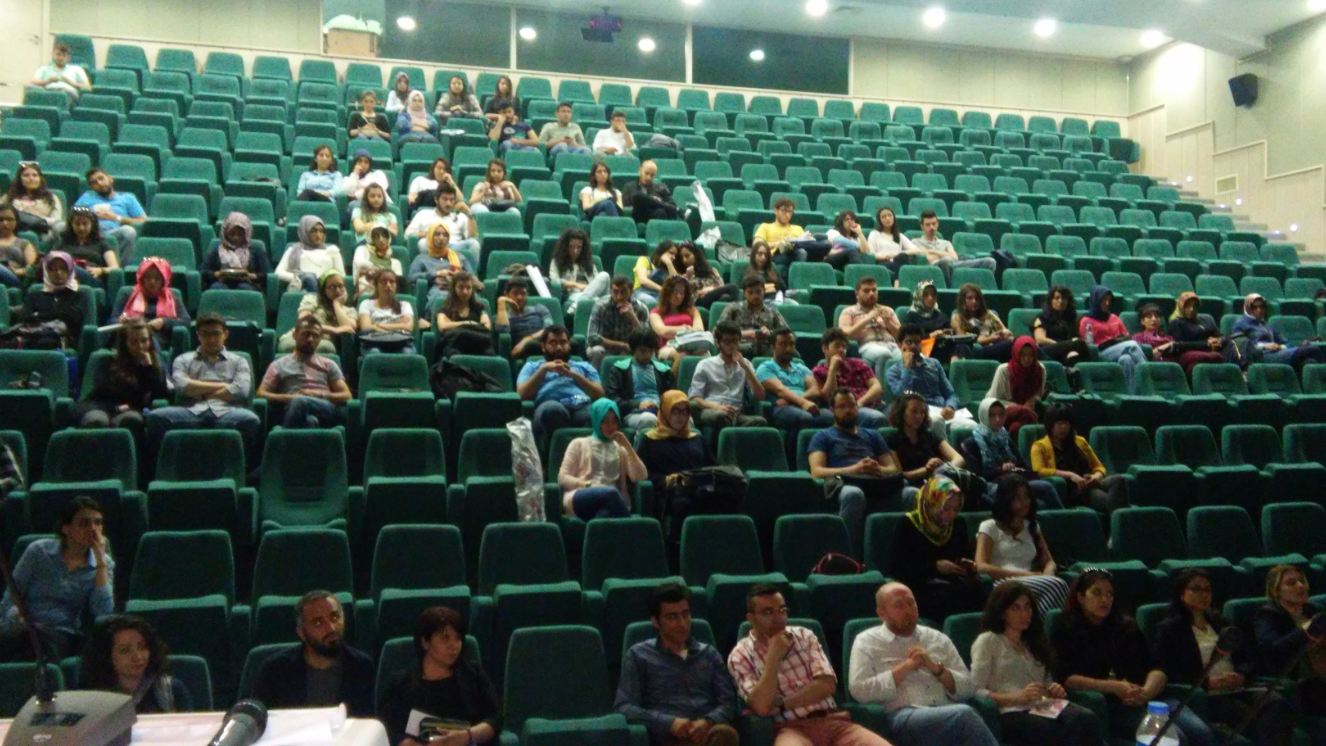  CUMA SÖYLEŞİLERİ: PROF. DR. MEHMET OCAKÇI "KENT KİMLİĞİ" KONULU SÖYLEŞİSİNİ GERÇEKLEŞTİRDİ