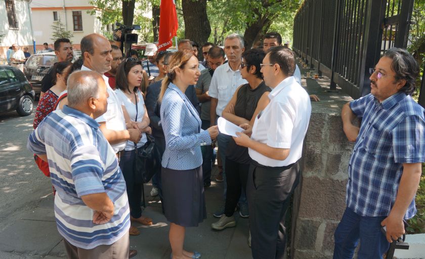 SARAÇOĞLU MAHALLESİ DİRENİYOR 