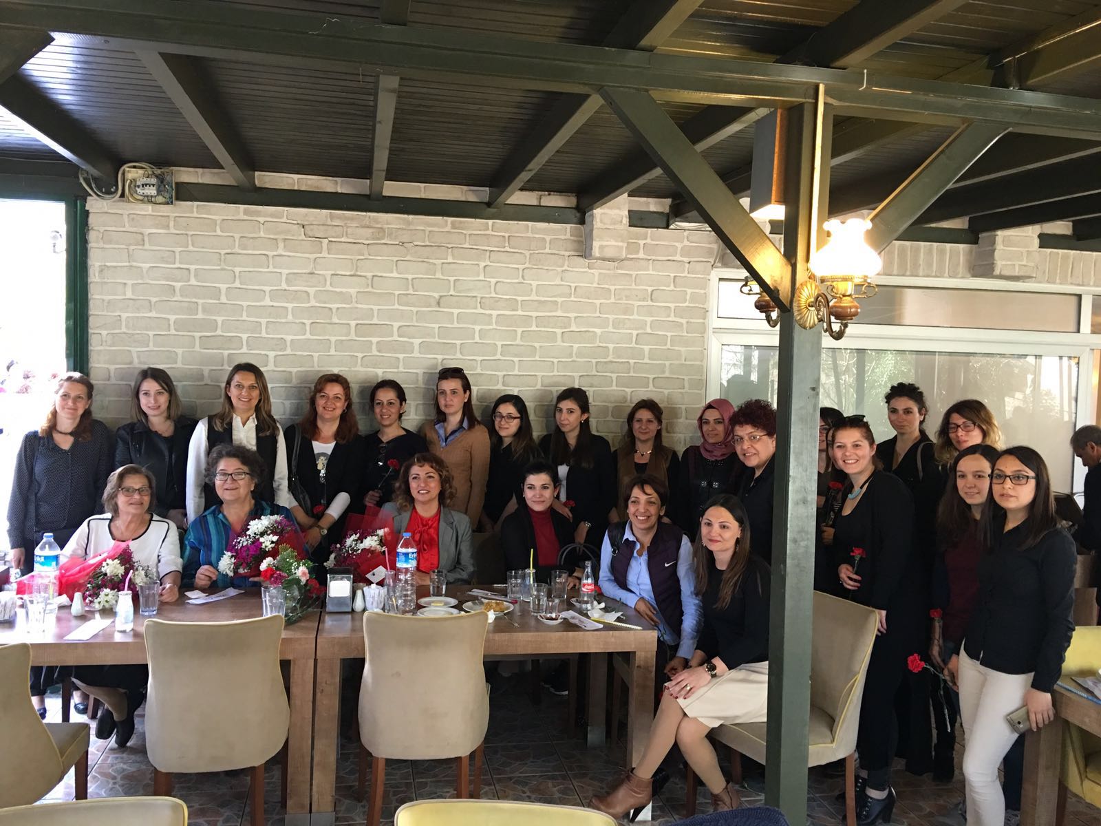 8 MART DÜNYA EMEKÇİ KADINLAR GÜNÜ`NDE KADIN ÜYELERİMİZLE YEMEKTE BULUŞTUK.