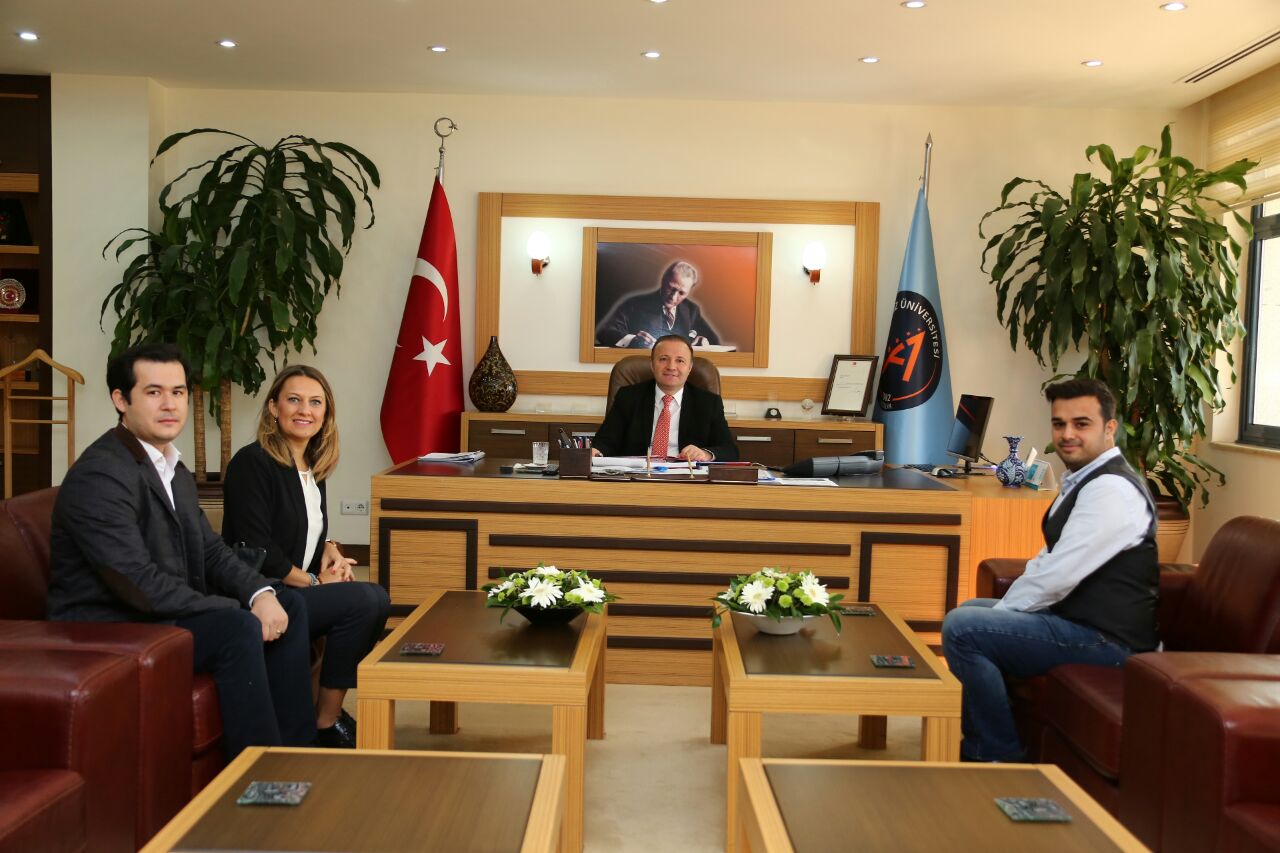 ŞUBEMİZ YÖNETİM KURULU ÜYELERİ AKDENİZ ÜNİVERSİTESİ REKTÖRÜ PROF. DR. MUSTAFA ÜNAL`I MAKAMINDA ZİYARET ETTİ.