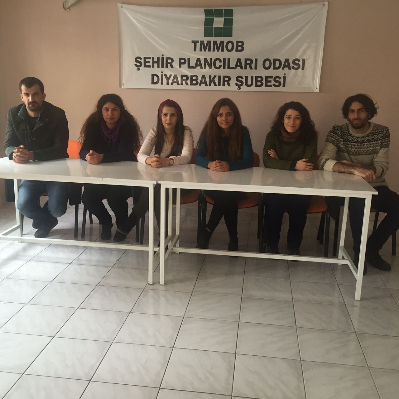 BAŞTA ŞUBE EŞ BAŞKANIMIZ OLMAK ÜZERE TÜM İHRAÇ EDİLEN MESLEKTAŞLARIMIZ DERHAL GÖREVİNE İADE EDİLMELİDİR!