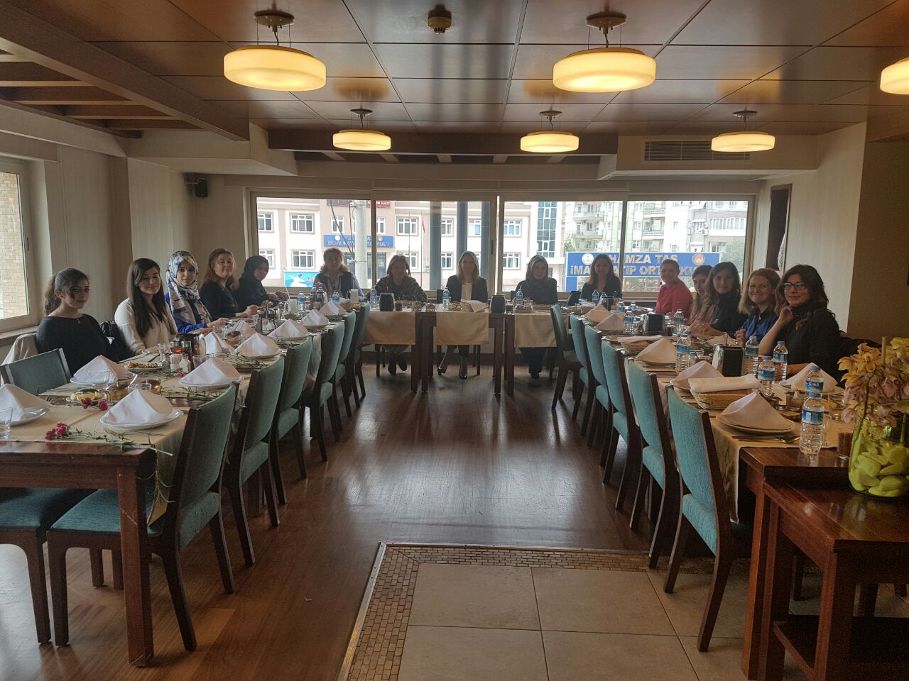 8 MART DÜNYA EMEKÇİ KADINLAR GÜNÜ`NDE KADIN ÜYELERİMİZLE BİR ARAYA GELDİK.