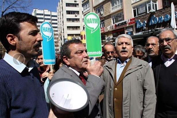 TMMOB ÜYELERİ PROVOKASYONA GEÇİT VERMEDİ