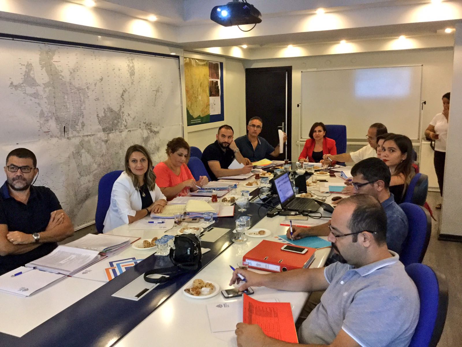 ``3. AKDENİZ BELEDİYECİLİK PROJE YARIŞMASI`` NIN DEĞERLENDİRME TOPLANTISINA ŞUBE BAŞKANIMIZ EBRU MANAVOĞLU KATILMIŞTIR.