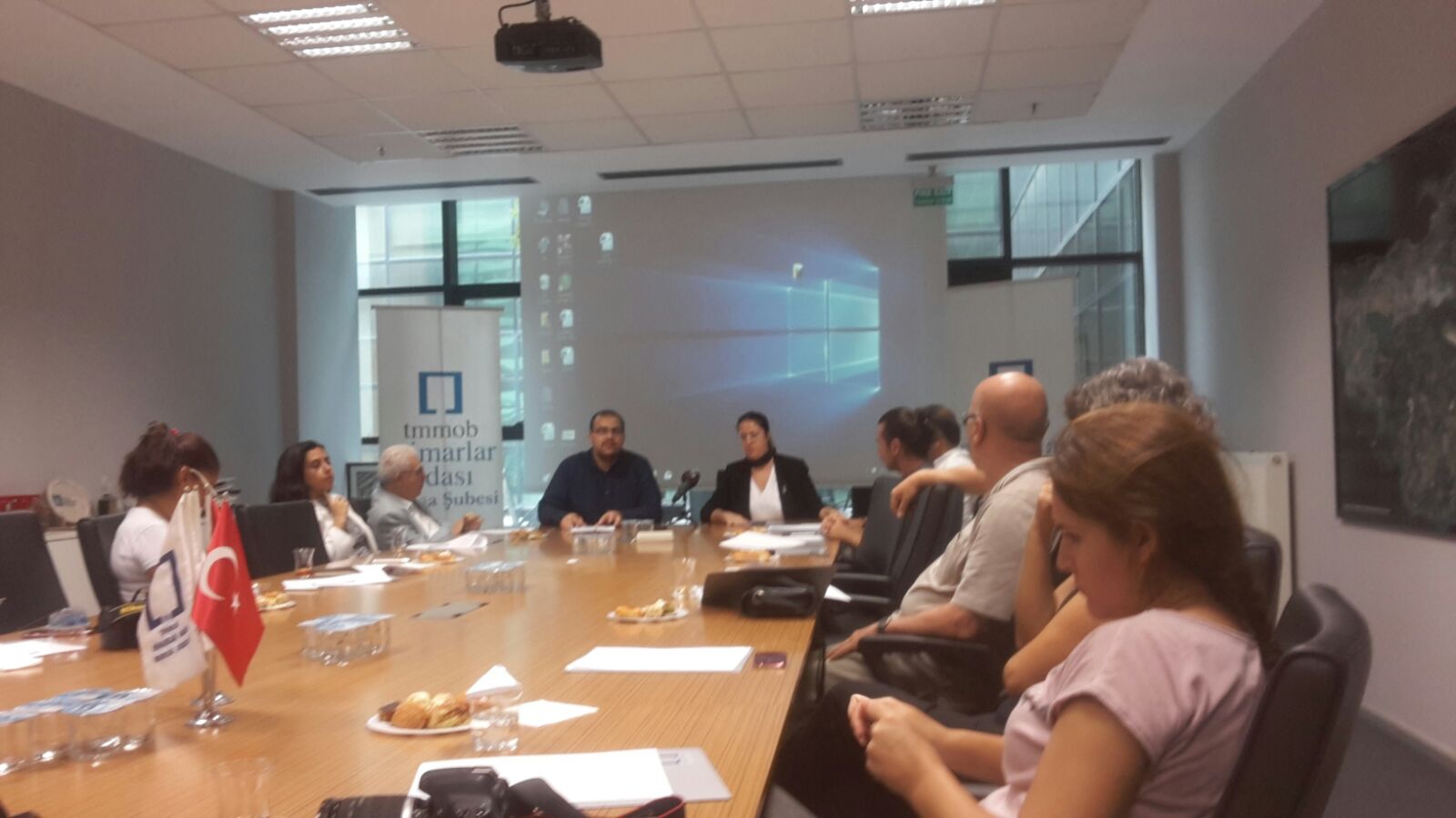 0.50 EMSAL ARTIŞINA İLİŞKİN MİMARLAR ODASI VE ŞEHİR PLANCILARI ODASI BURSA ŞUBELERİ 26.09.2017 TARİHİNDE BERABER BASIN AÇIKLAMASI GERÇEKLEŞTİRMİŞTİR.
