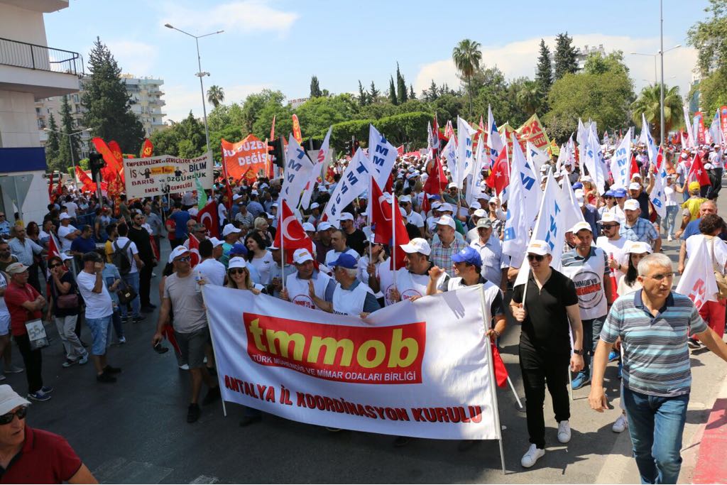 1 MAYIS EMEK VE DAYANIŞMA GÜNÜNÜ KUTLADIK.