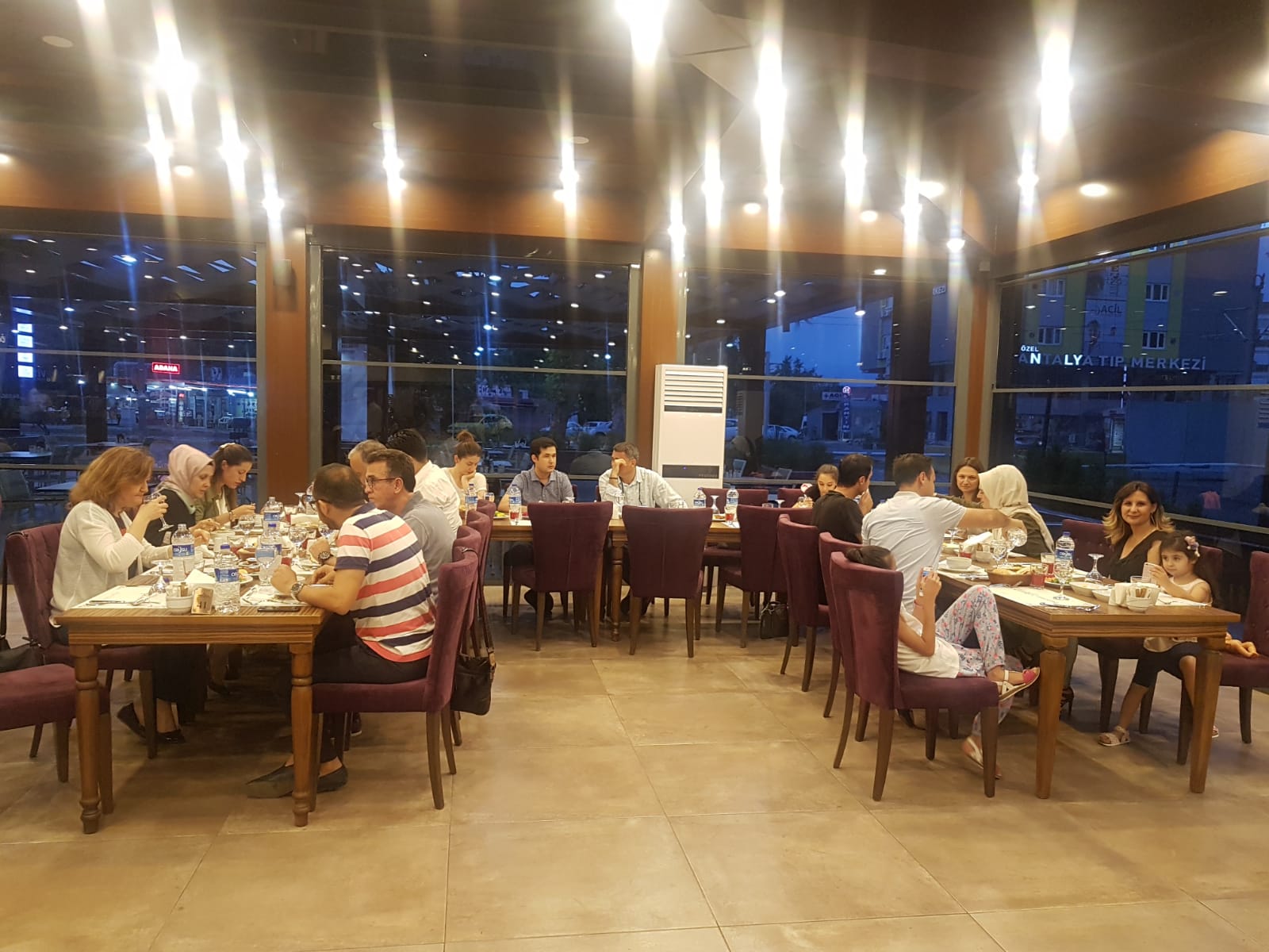 İFTAR YEMEĞİ ETKİNLİĞİMİZDE MESLEKTAŞLARIMIZLA BİR ARAYA GELDİK.