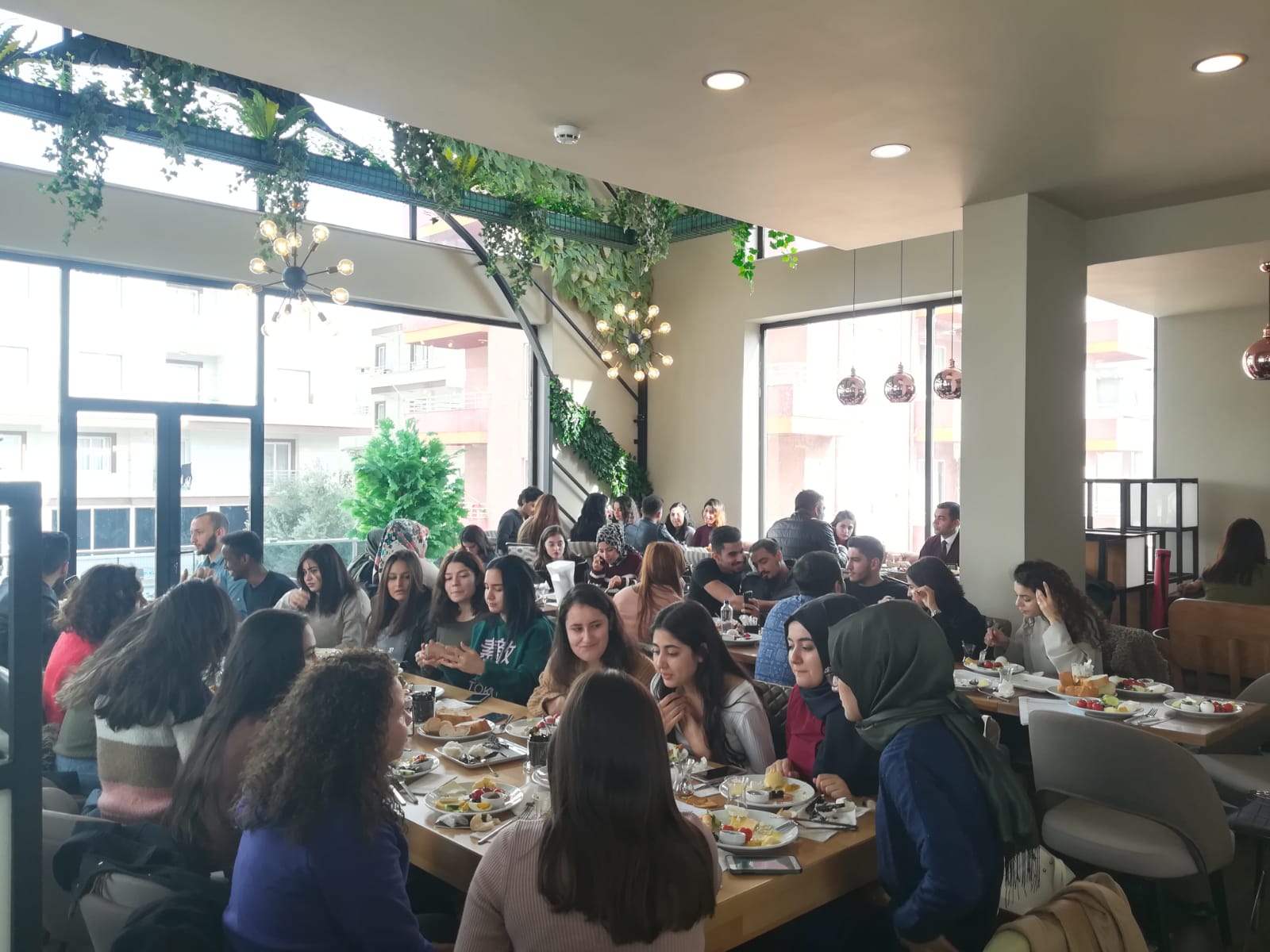 MERSİN ÜNİVERSİTESİ, ŞEHİR VE BÖLGE PLANLAMA BÖLÜMÜ ÖĞRENCİLERİMİZ İÇİN KAHVALTI ETKİNLİĞİ DÜZENLEDİK.