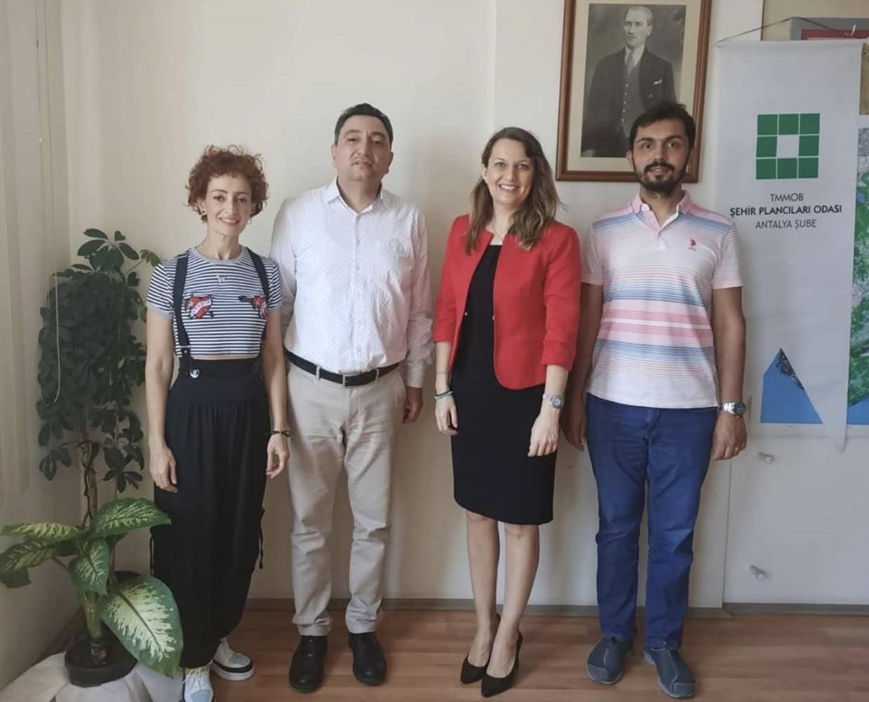 ANTALYA ANADOLU LİSESİ MEZUNLAR DERNEĞİ YÖNETİM KURULU ŞUBEMİZİ ZİYARET ETTİ