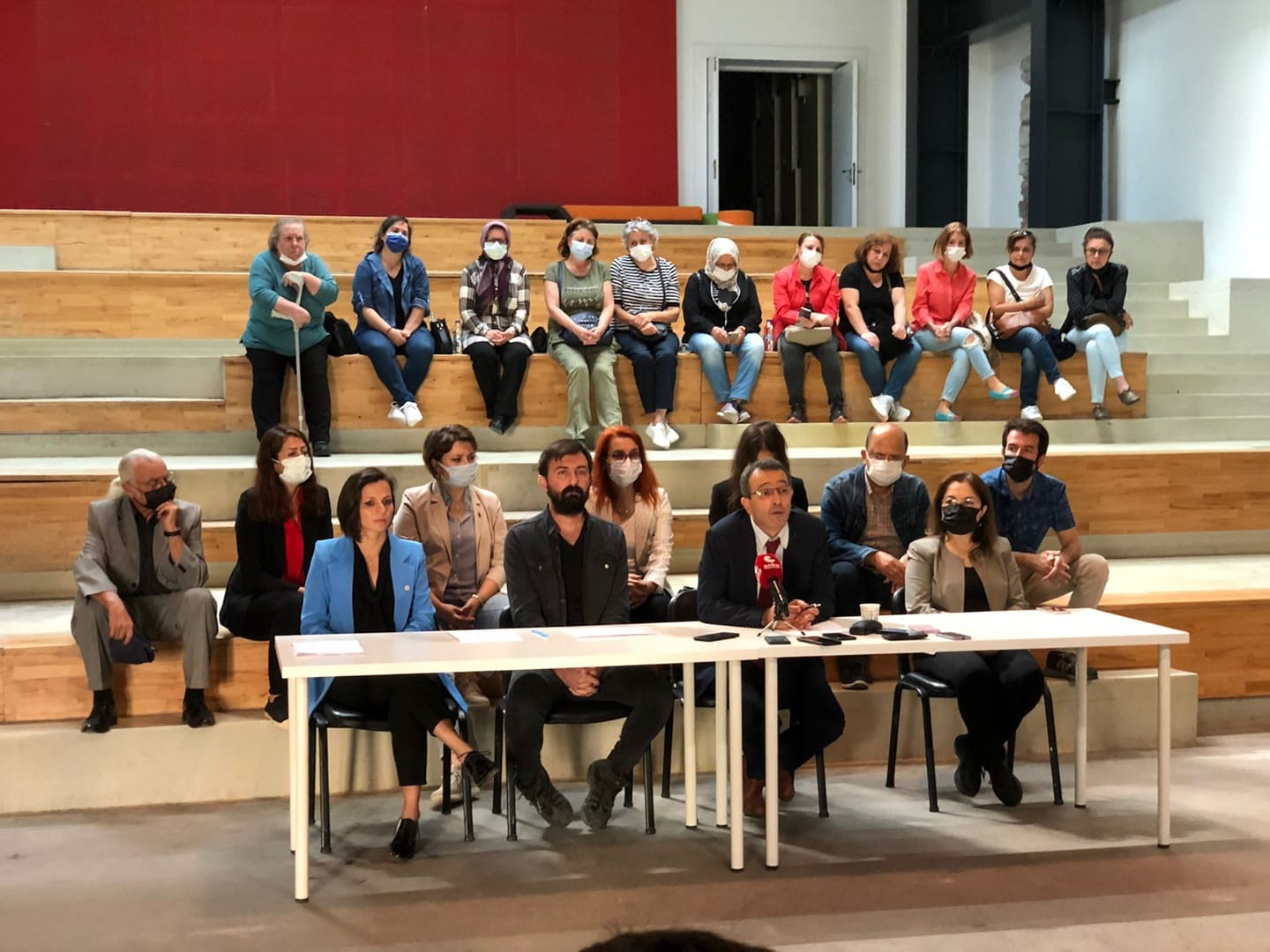 İZMİR'DE KENT SUÇUNA İMZA ATANLARI UYARIYORUZ!