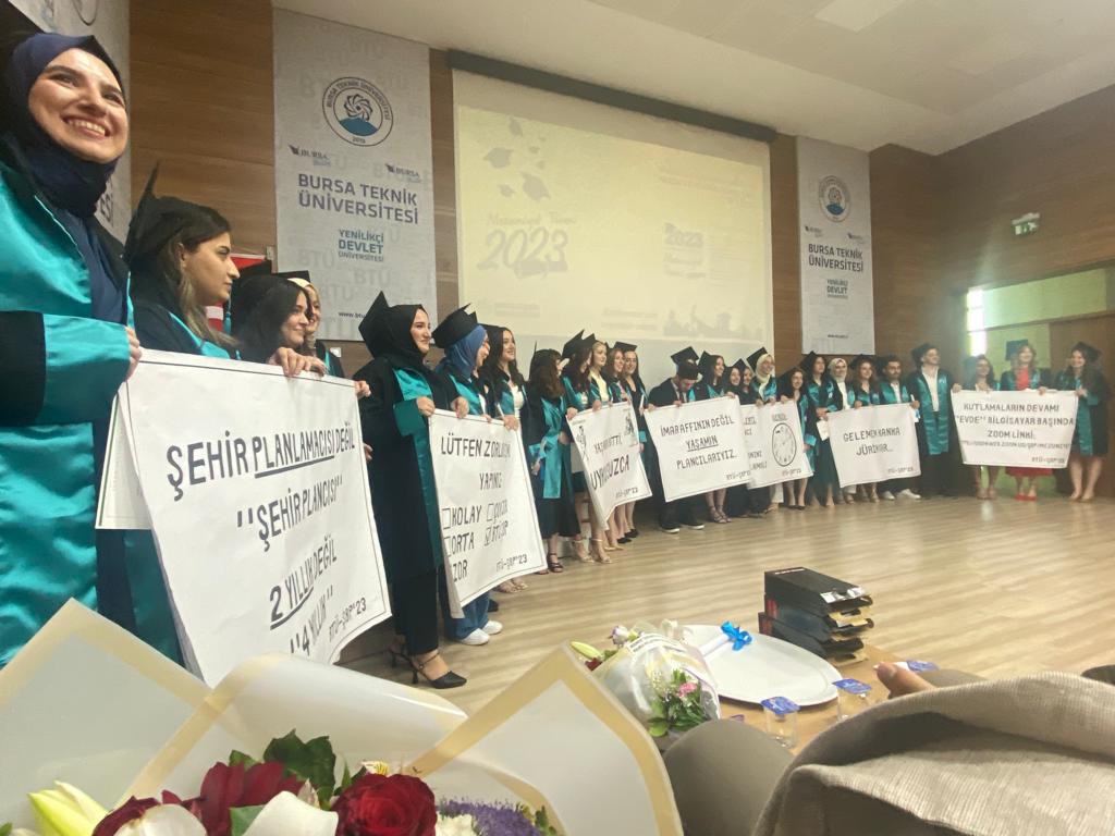 BURSA TEKNİK ÜNİVERSİTESİ MİMARLIK VE TASARIM FAKÜLTESİ ŞEHİR VE BÖLGE PLANLAMA BÖLÜMÜ 2022-2023 MEZUNLARI